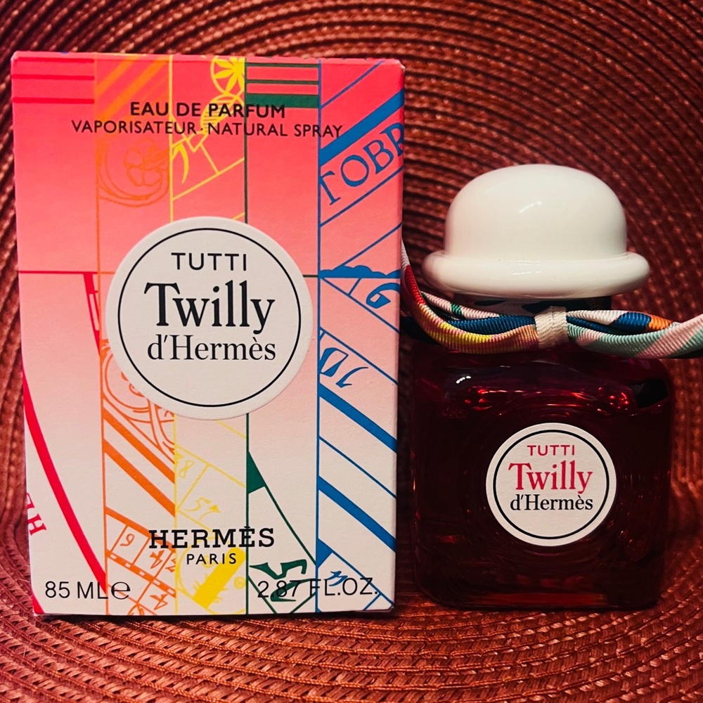 The Twilly d'Hermès 2.87oz
Tutti d'Hermès
Full bottle
